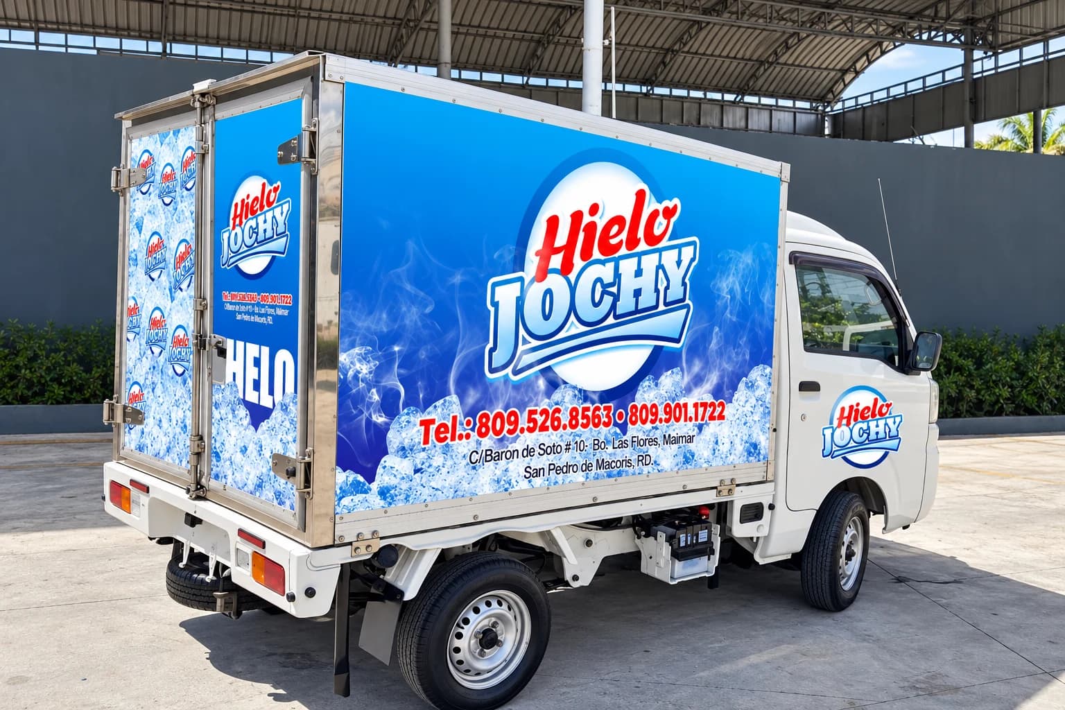 Camión de Hielo Jochy con rotulación azul